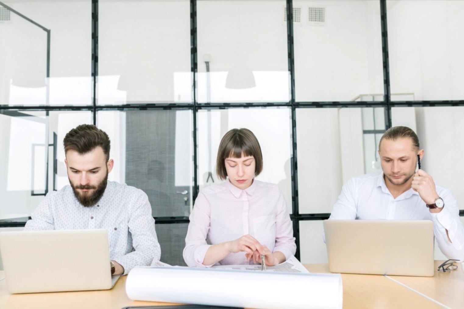 Forschungsarbeit und Datenanalyse bei mediavormuxa